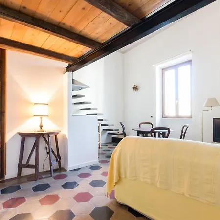 Sunny Navona Square Apartament *